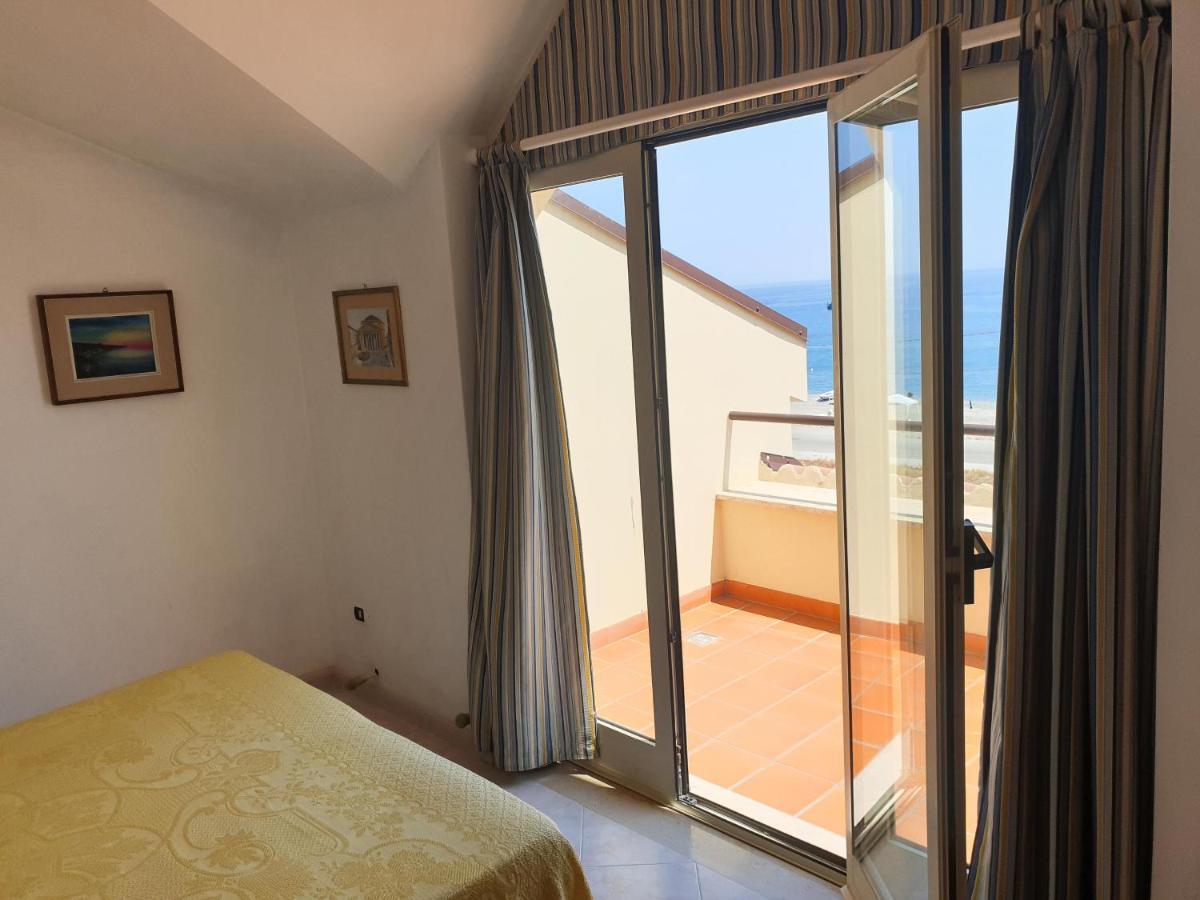 Casa Vacanze Umberto I Bova Marina Exterior photo